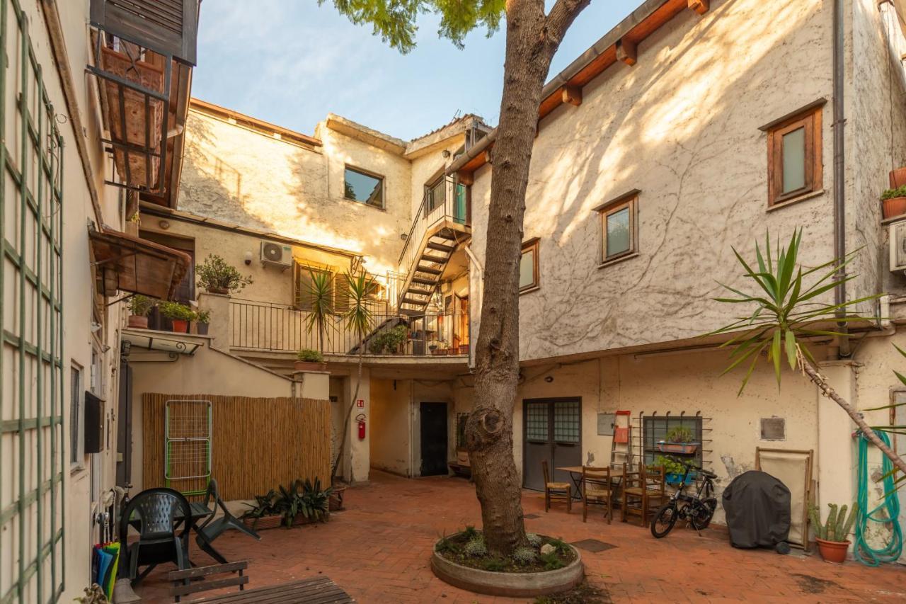 Bright And Comfy Terraced Apartment In Trastevere Róma Kültér fotó
