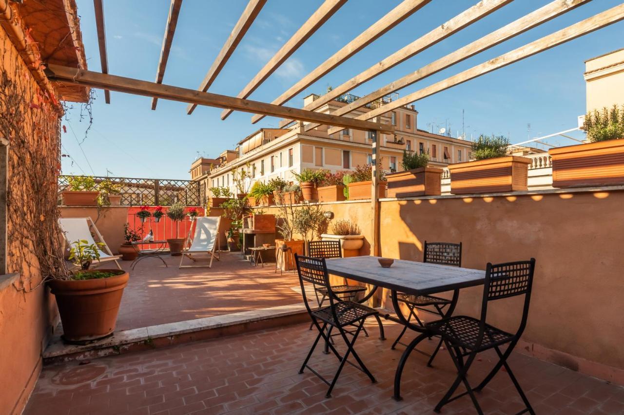 Bright And Comfy Terraced Apartment In Trastevere Róma Kültér fotó