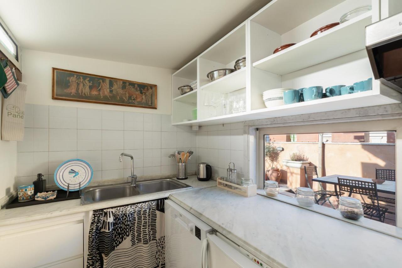 Bright And Comfy Terraced Apartment In Trastevere Róma Kültér fotó